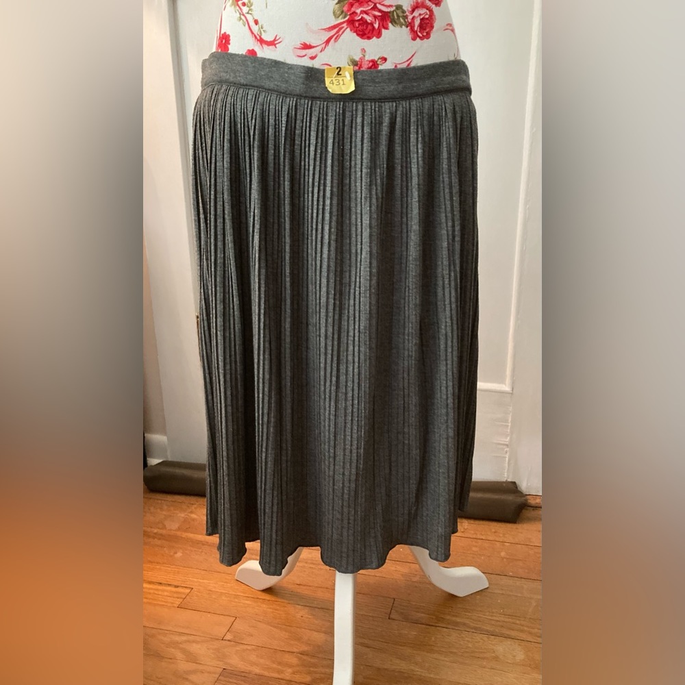 Banana Republic knit pleated skirt SZ L
